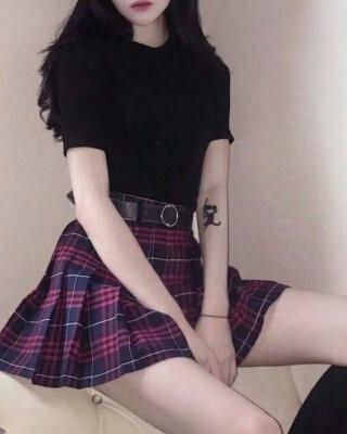 《帮哺乳期的儿媳挤奶：一边哄着孩子一边翘着屁股让公公C》 作者：黑黝黝小说阅读