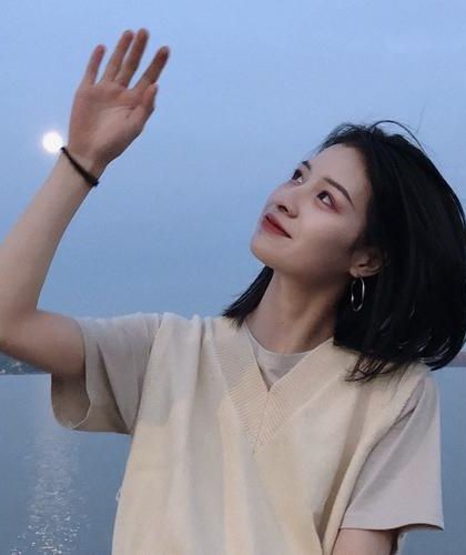 穿成女扮男装的男配后by